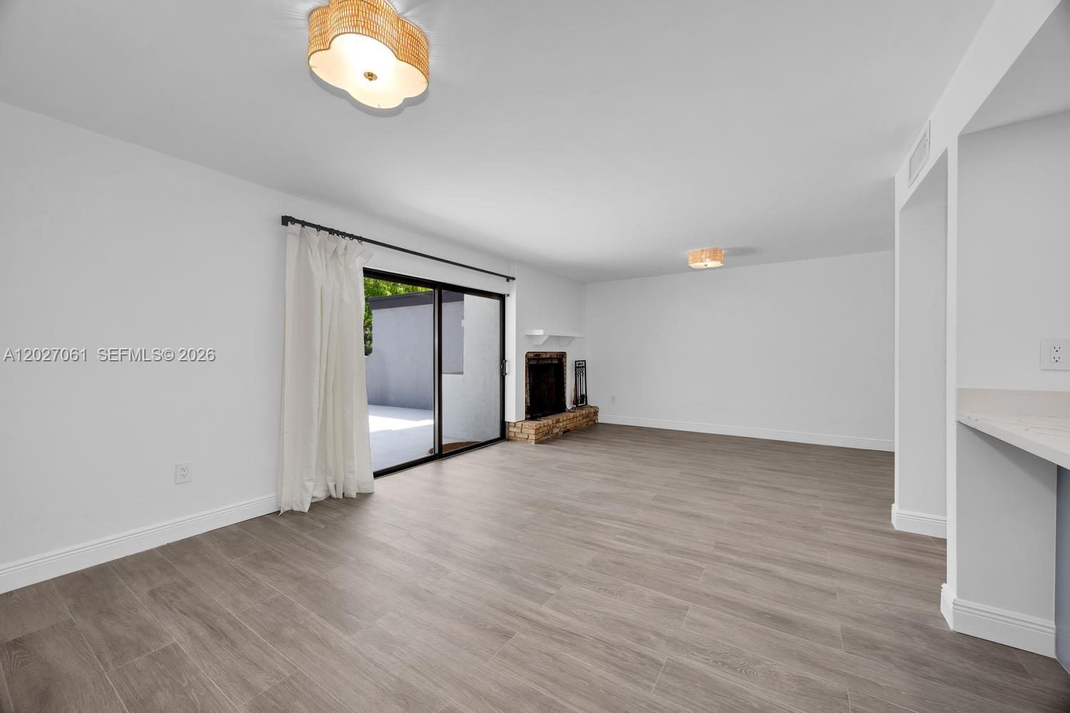 BANYANS OF SOUTH MIAMI CO - Residential Lease