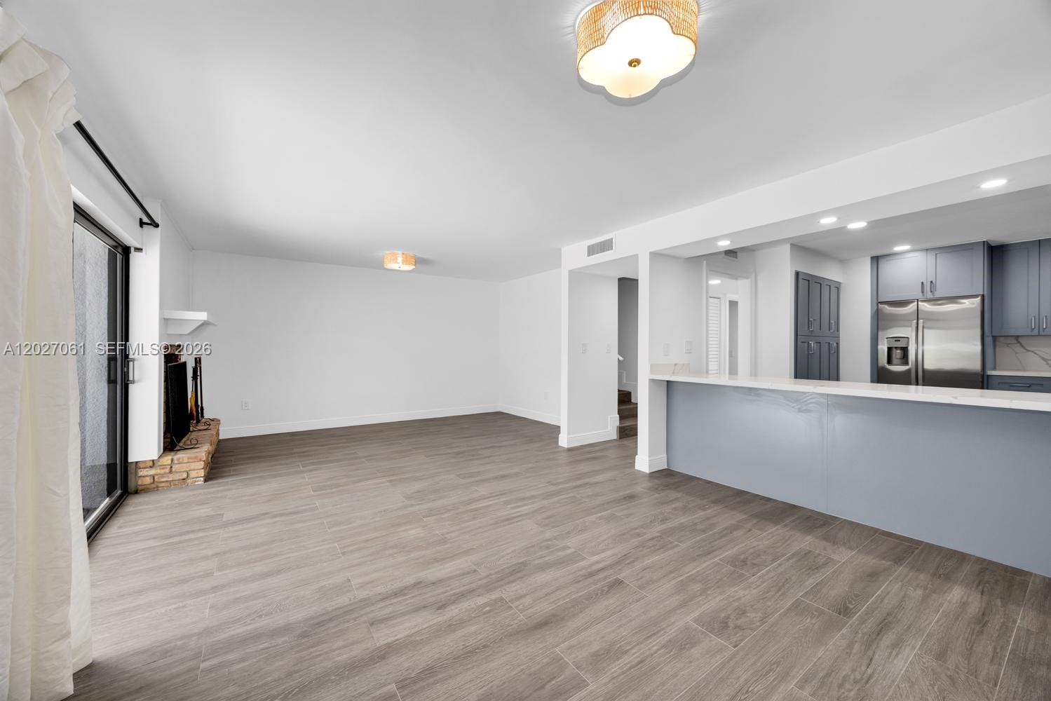 BANYANS OF SOUTH MIAMI CO - Residential Lease