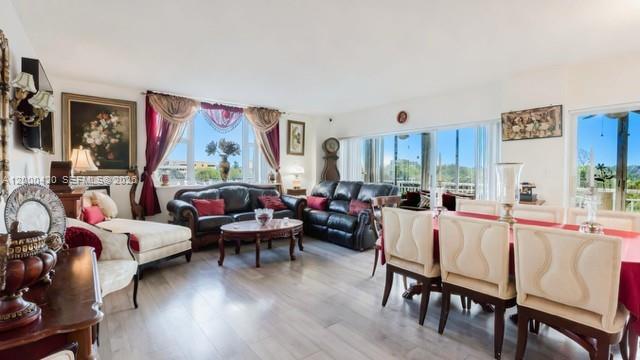 HILLCREST EAST NO 25 COND - Residential