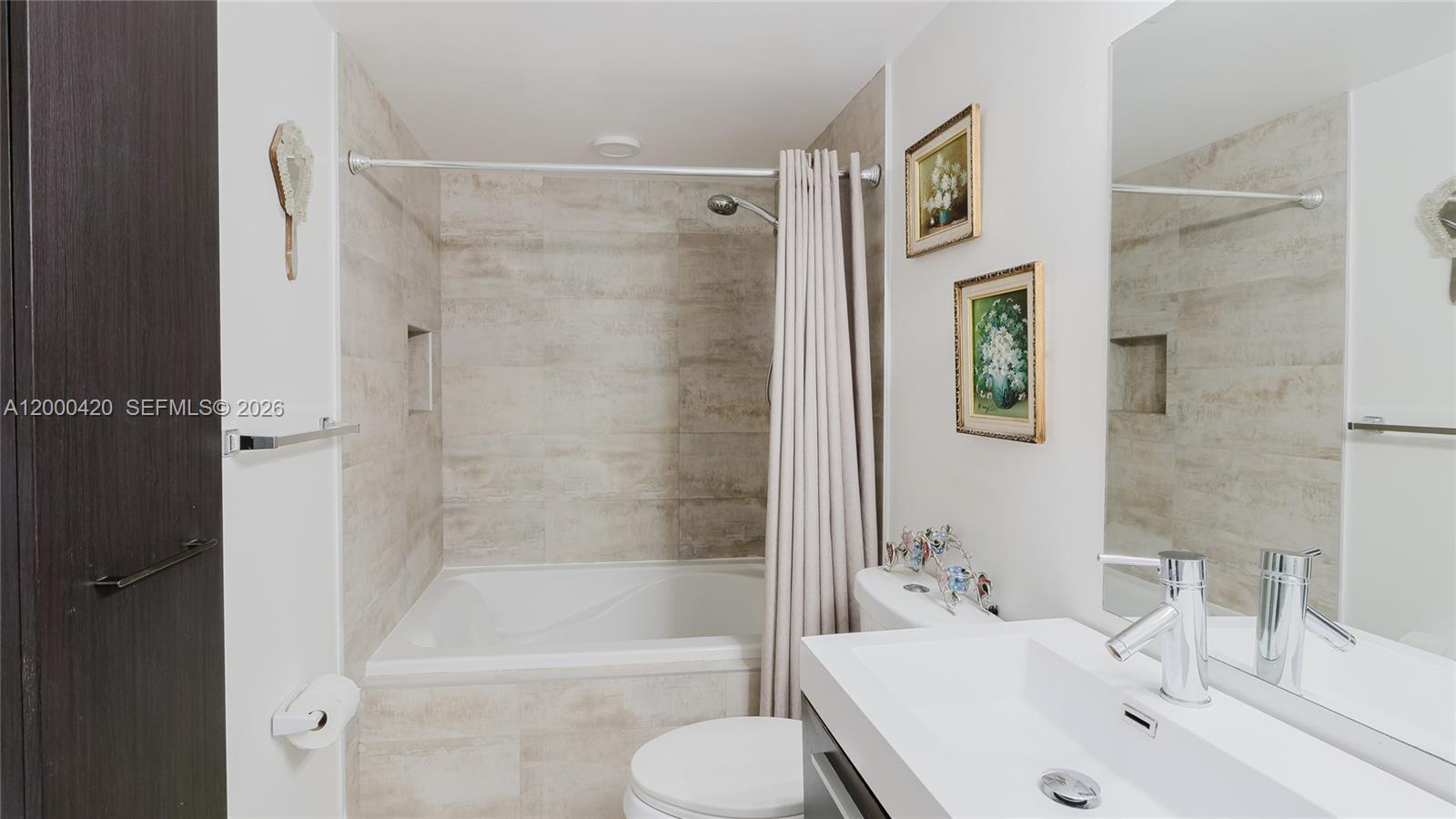 HILLCREST EAST NO 25 COND - Residential