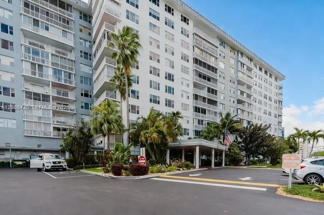 HILLCREST EAST NO 25 COND - Residential