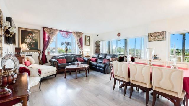 HILLCREST EAST NO 25 COND - Residential