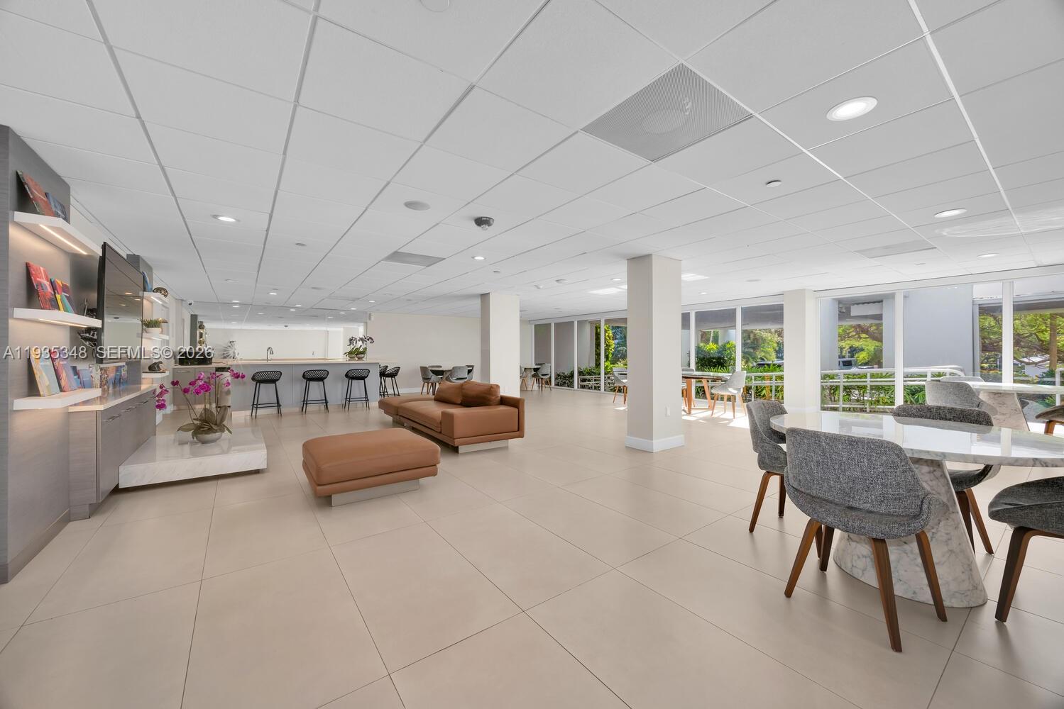 COMMODORE CLUB WEST CONDO - Residential