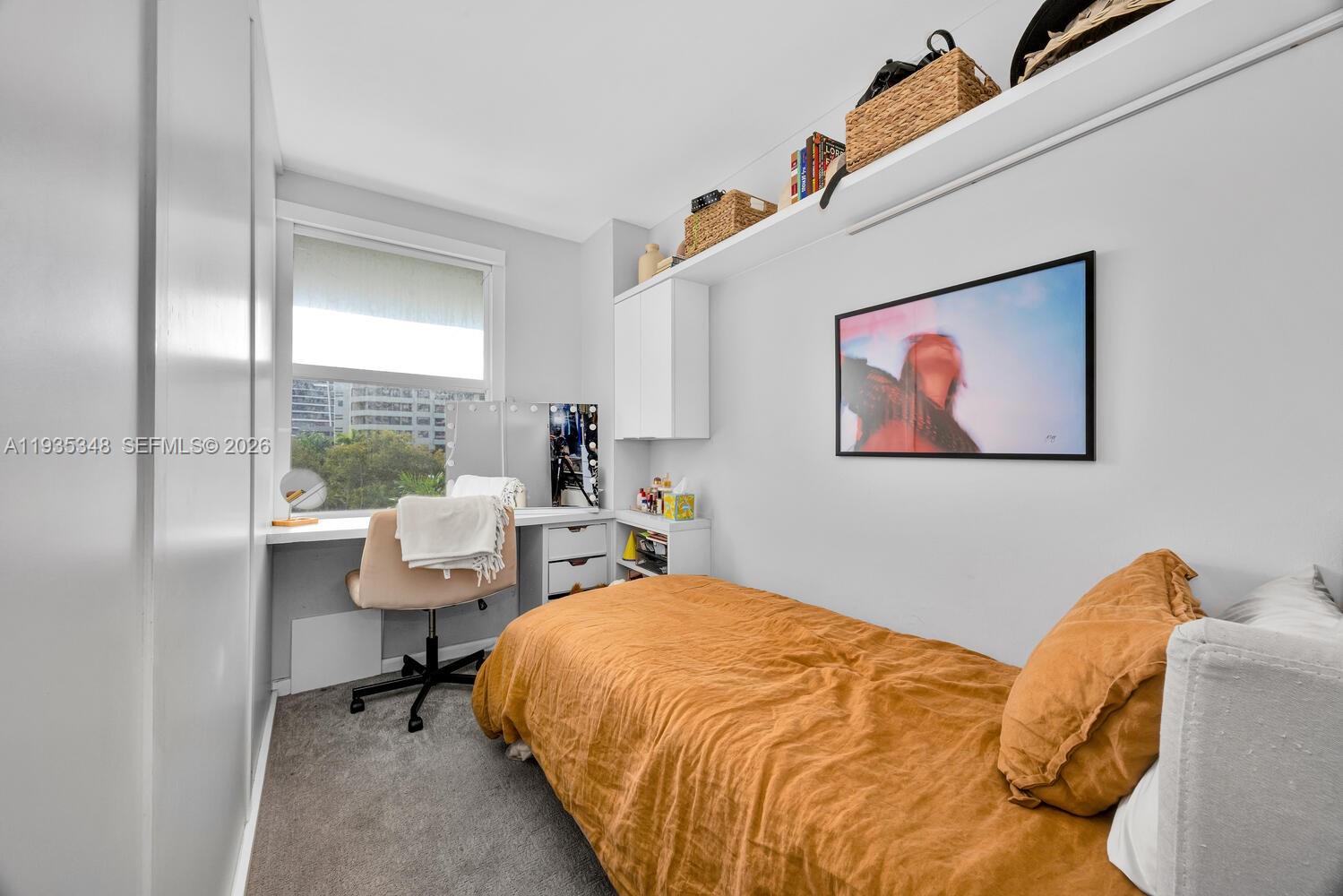 COMMODORE CLUB WEST CONDO - Residential