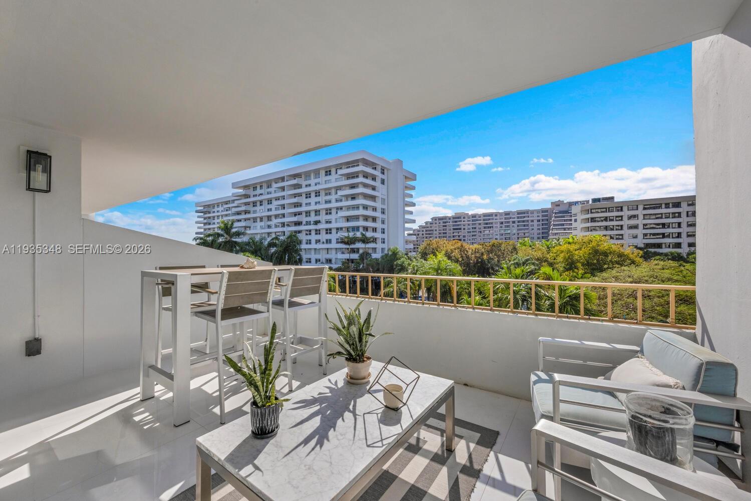 COMMODORE CLUB WEST CONDO - Residential