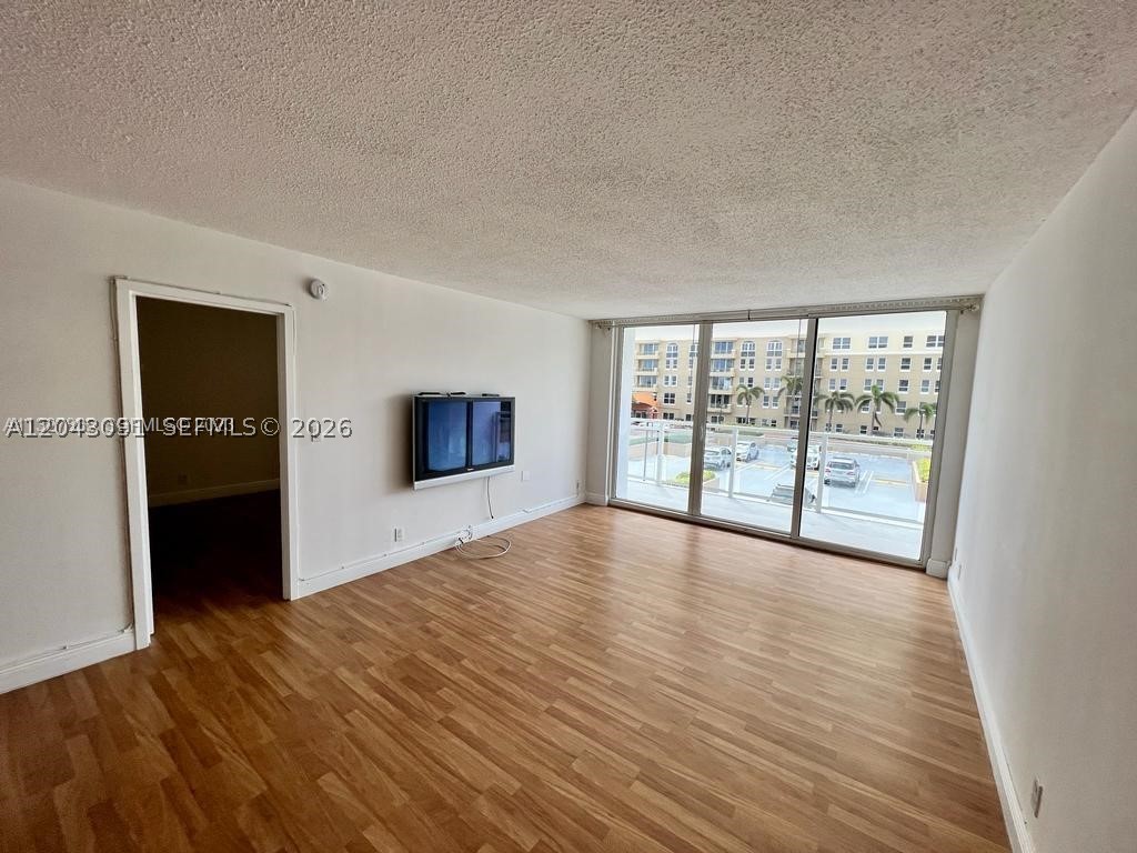 PARKER PLAZA CONDO ESTATE - Residential Lease
