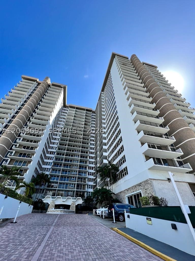 PARKER PLAZA CONDO ESTATE - Residential Lease