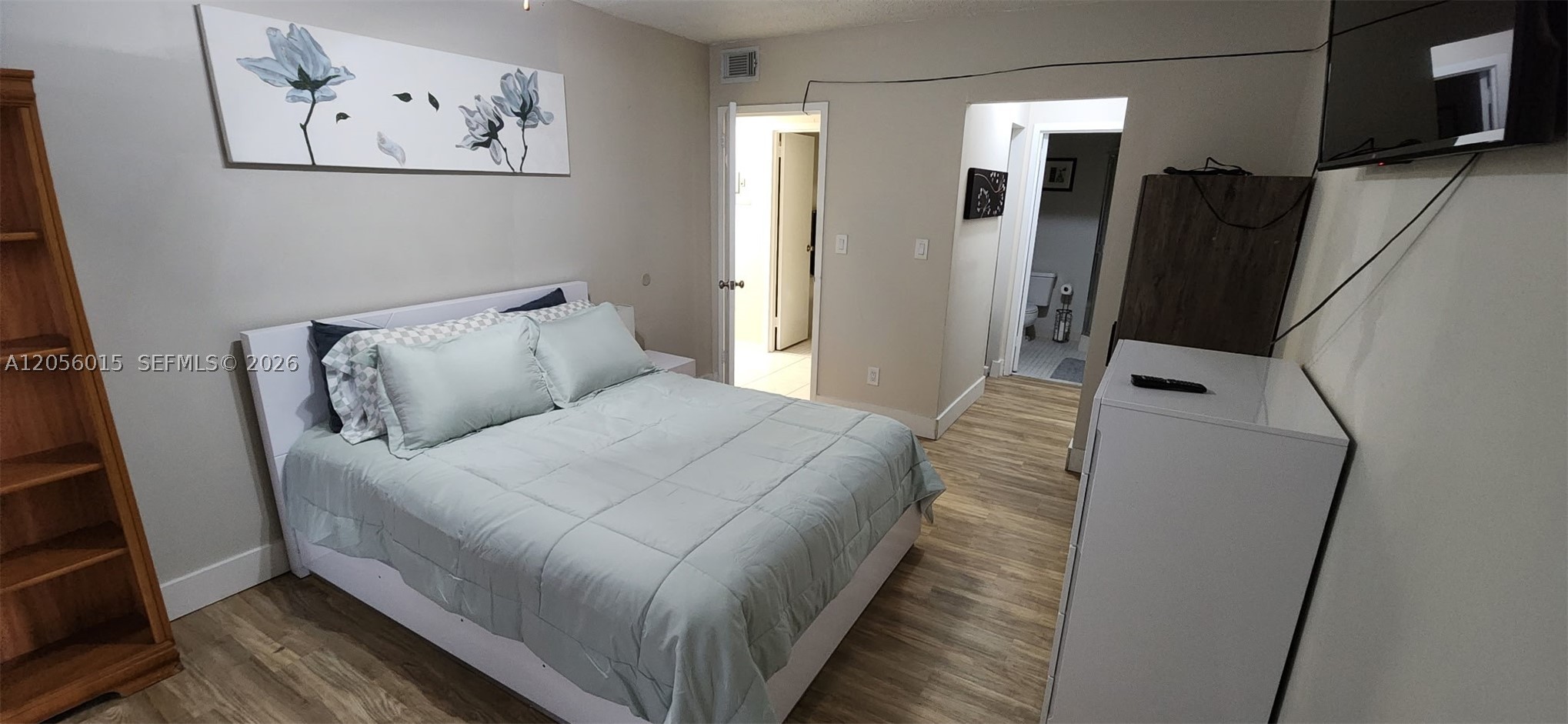 HAMPTON COURT CONDO - Residential