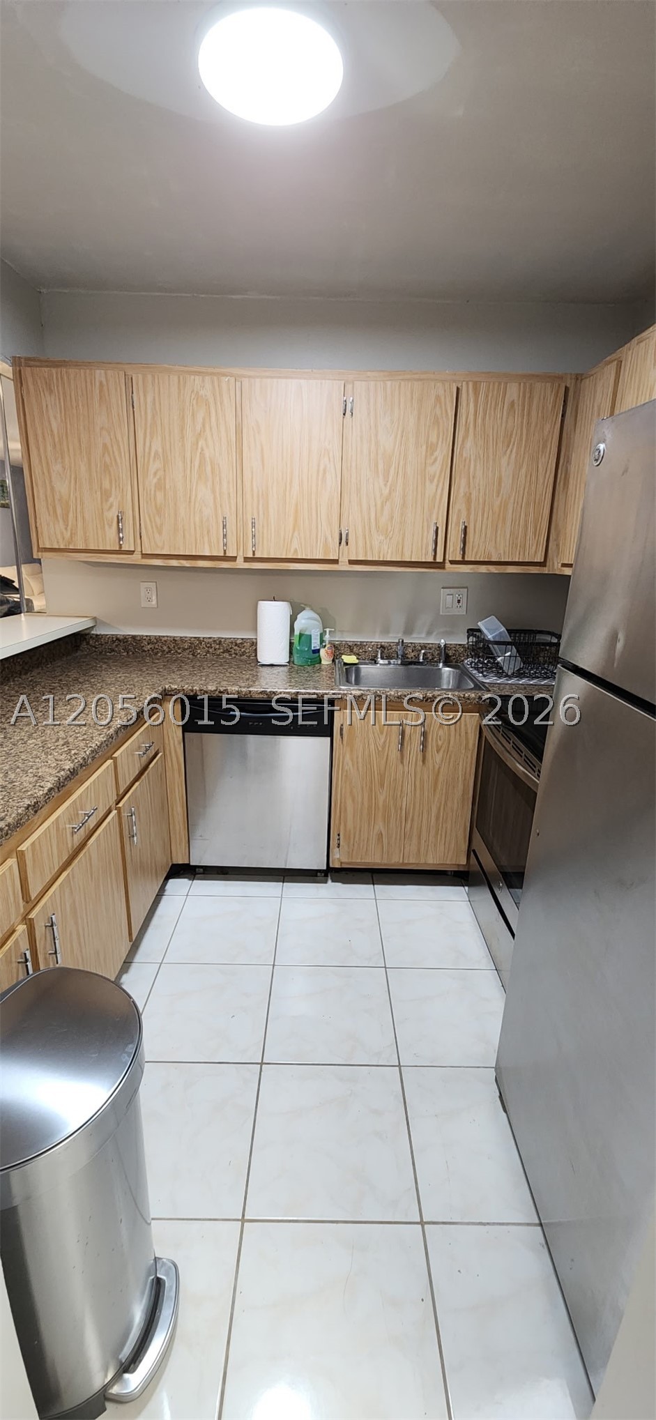 HAMPTON COURT CONDO - Residential