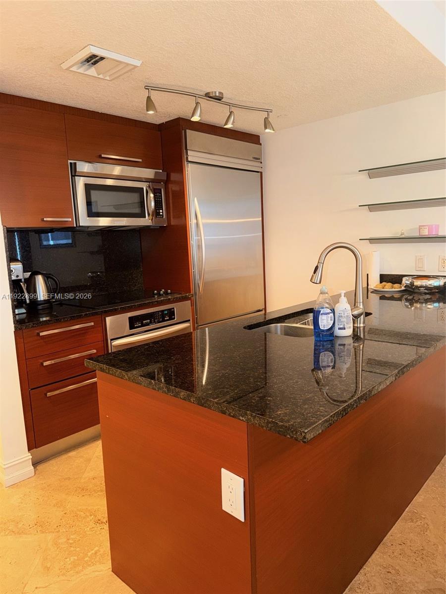 BEACH CLUB THREE CONDO - Residential