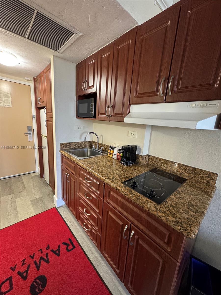 THE AVENTURA BEACH CLUB C - Residential