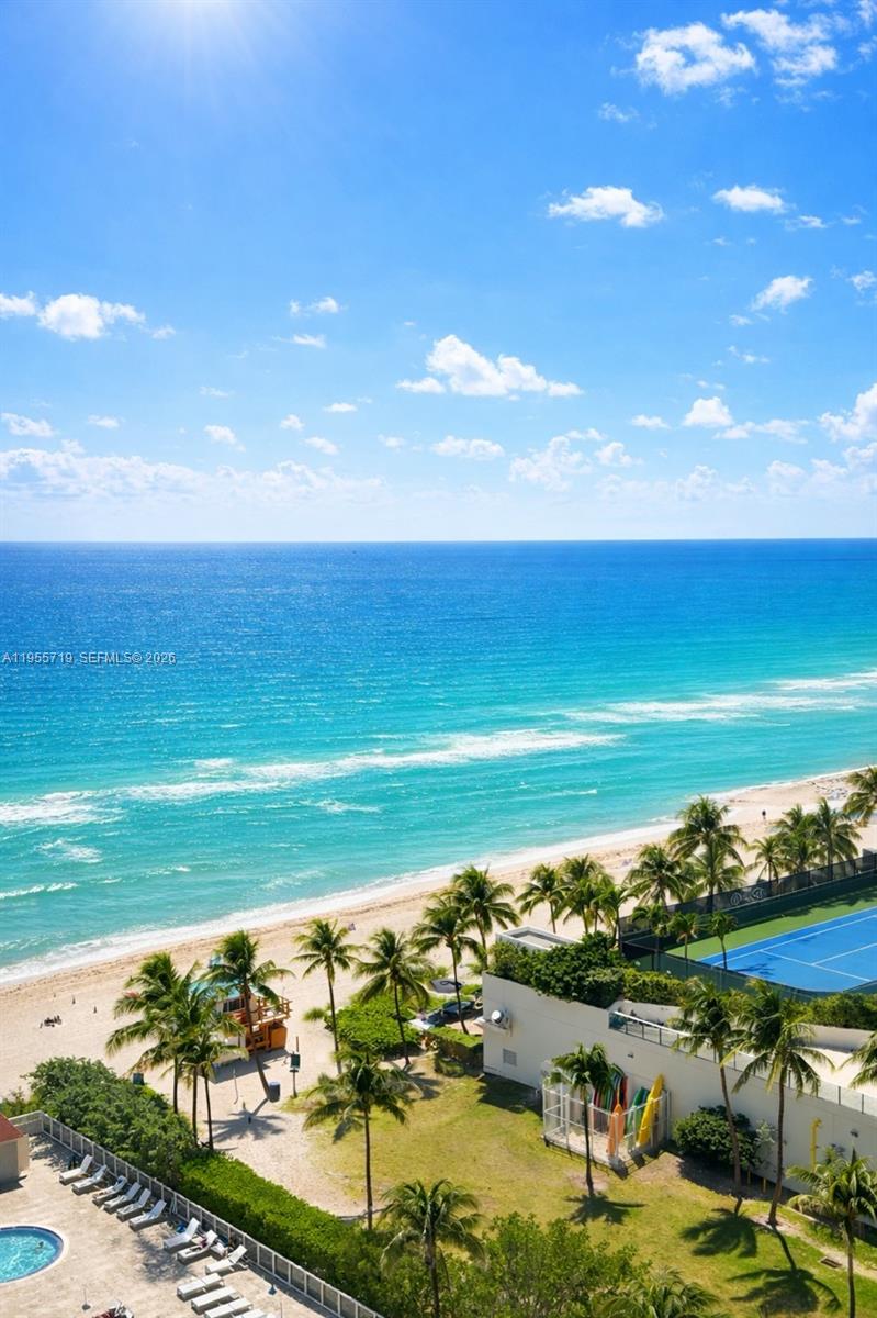 THE AVENTURA BEACH CLUB C - Residential