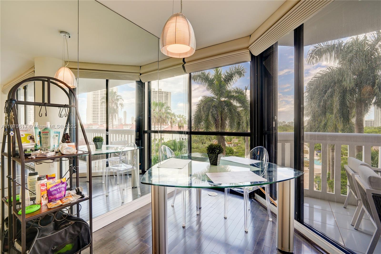 2000 ISL BLVD WILLIAMS IS - Residential