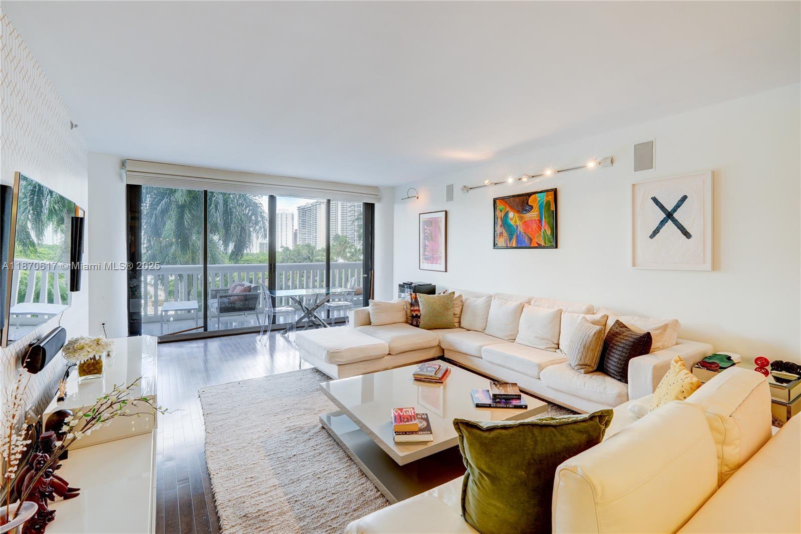 2000 ISL BLVD WILLIAMS IS - Residential