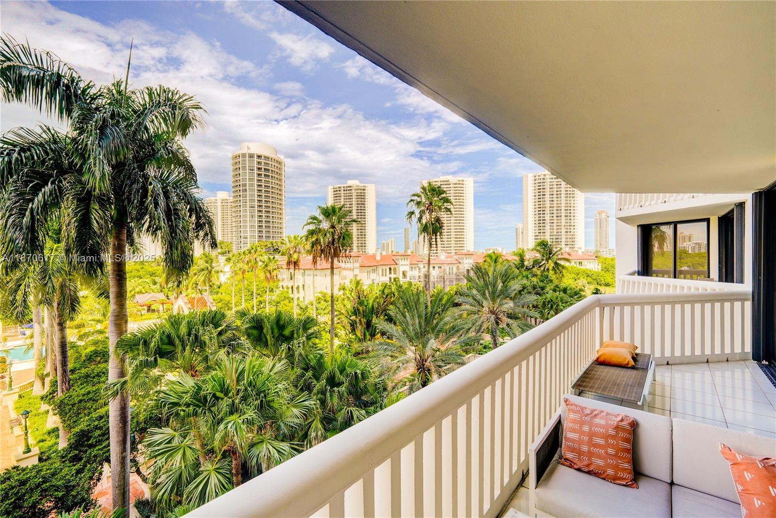 2000 ISL BLVD WILLIAMS IS - Residential