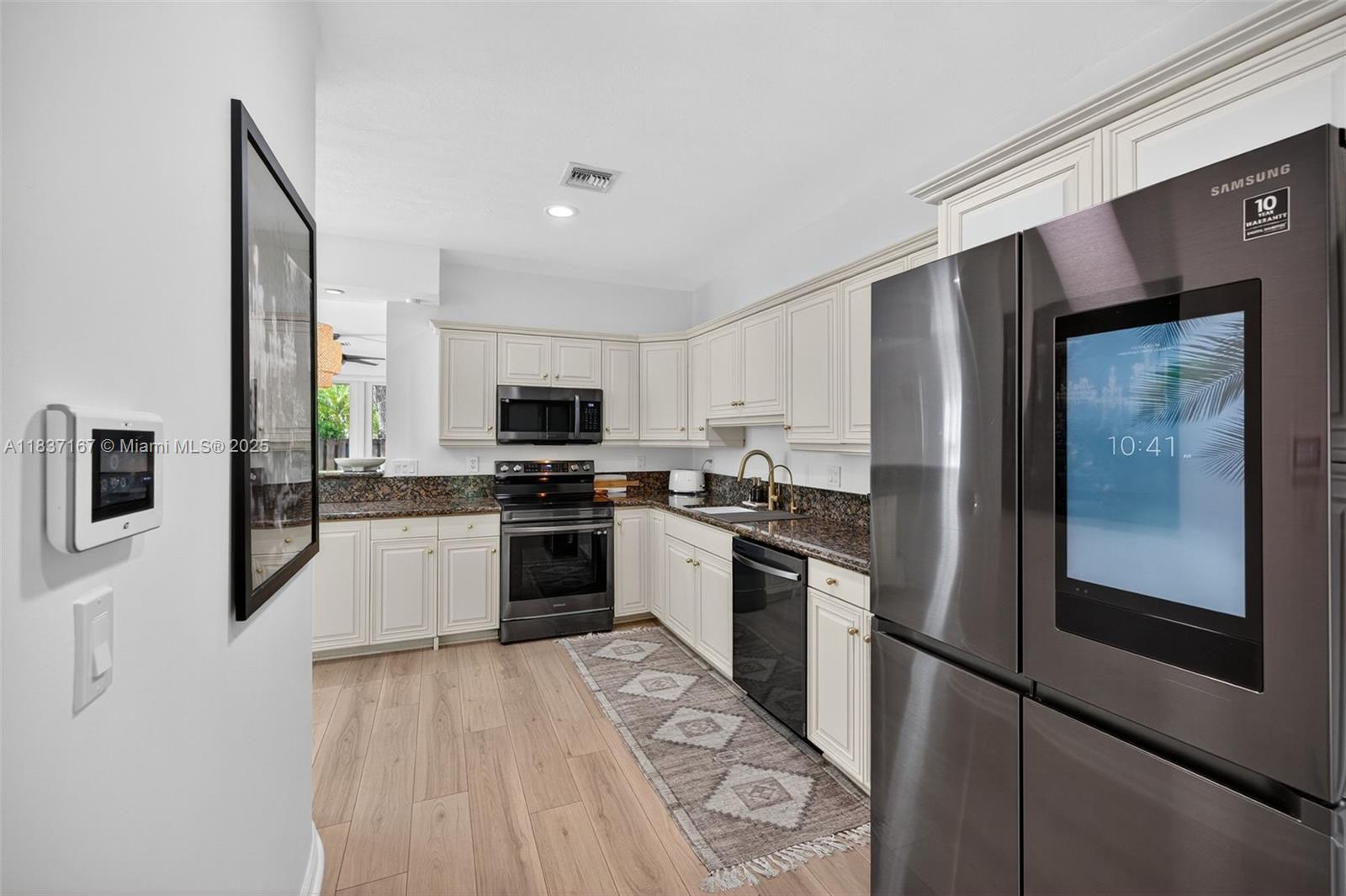 WAVERLY PLACE - Residential Lease