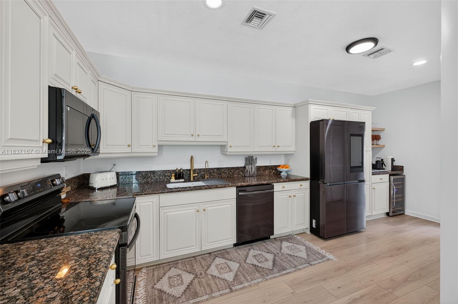 WAVERLY PLACE - Residential Lease