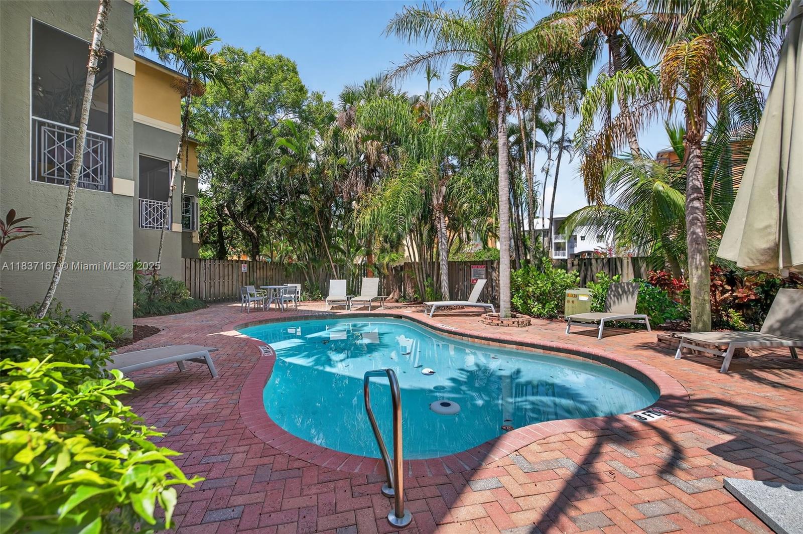 WAVERLY PLACE - Residential Lease