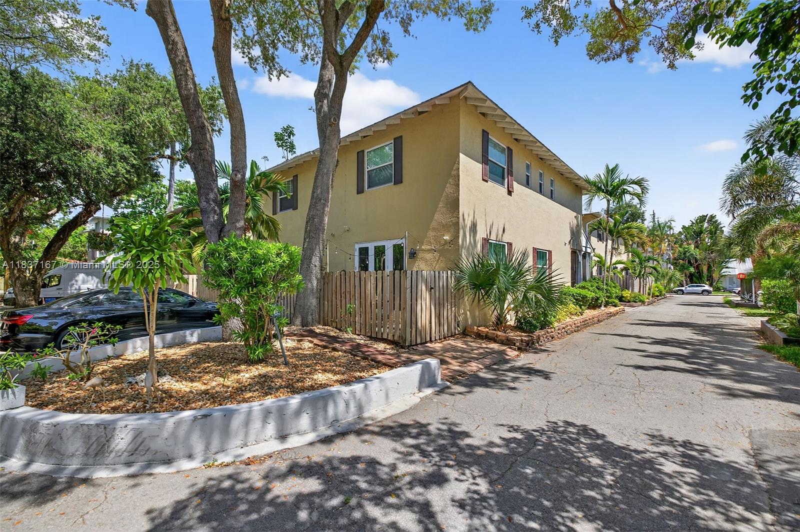 WAVERLY PLACE - Residential Lease