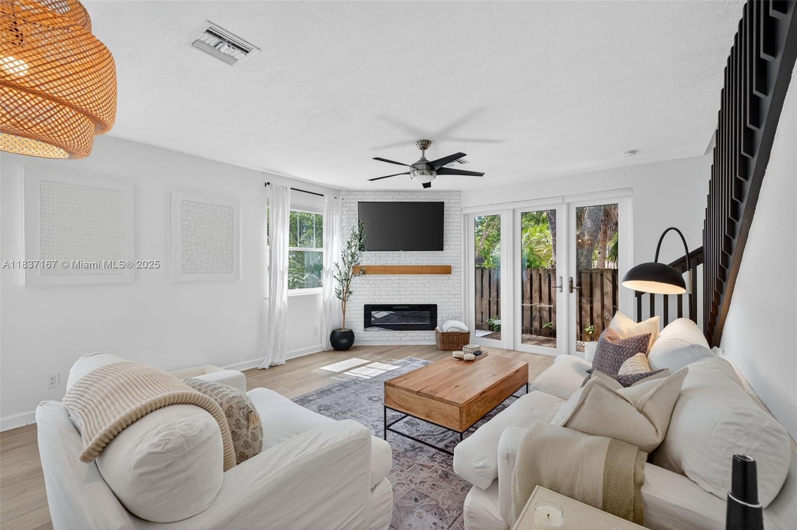WAVERLY PLACE - Residential Lease