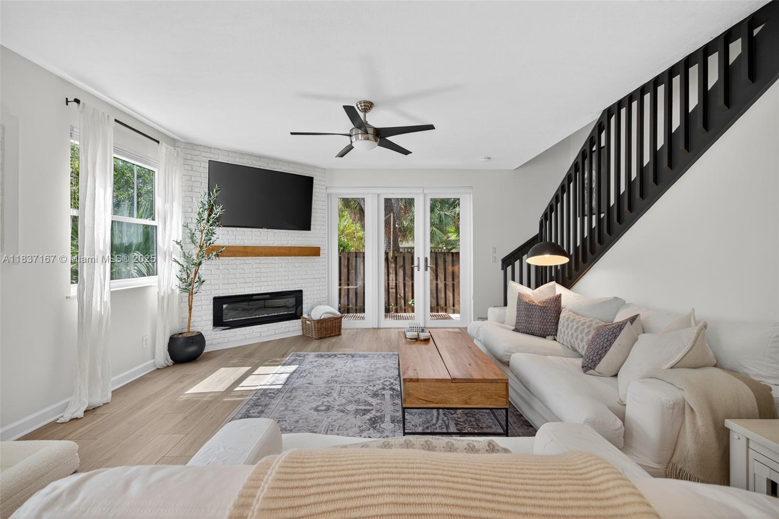 WAVERLY PLACE - Residential Lease