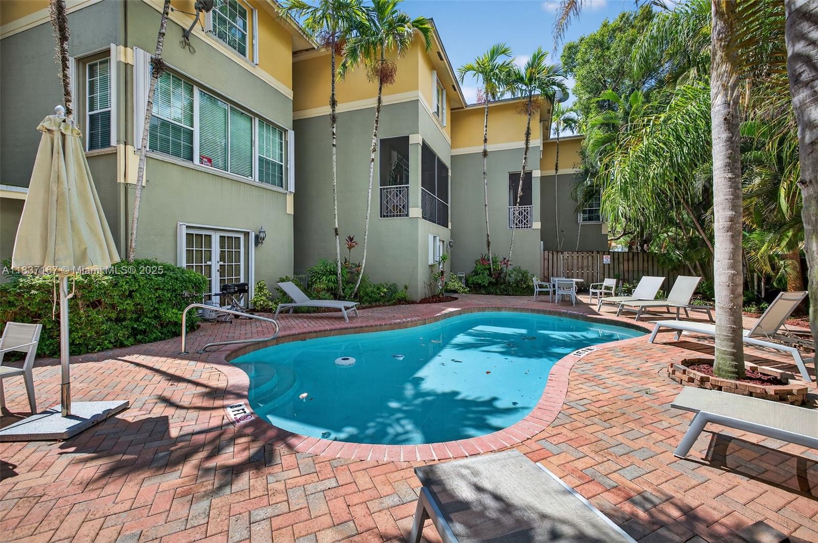 WAVERLY PLACE - Residential Lease