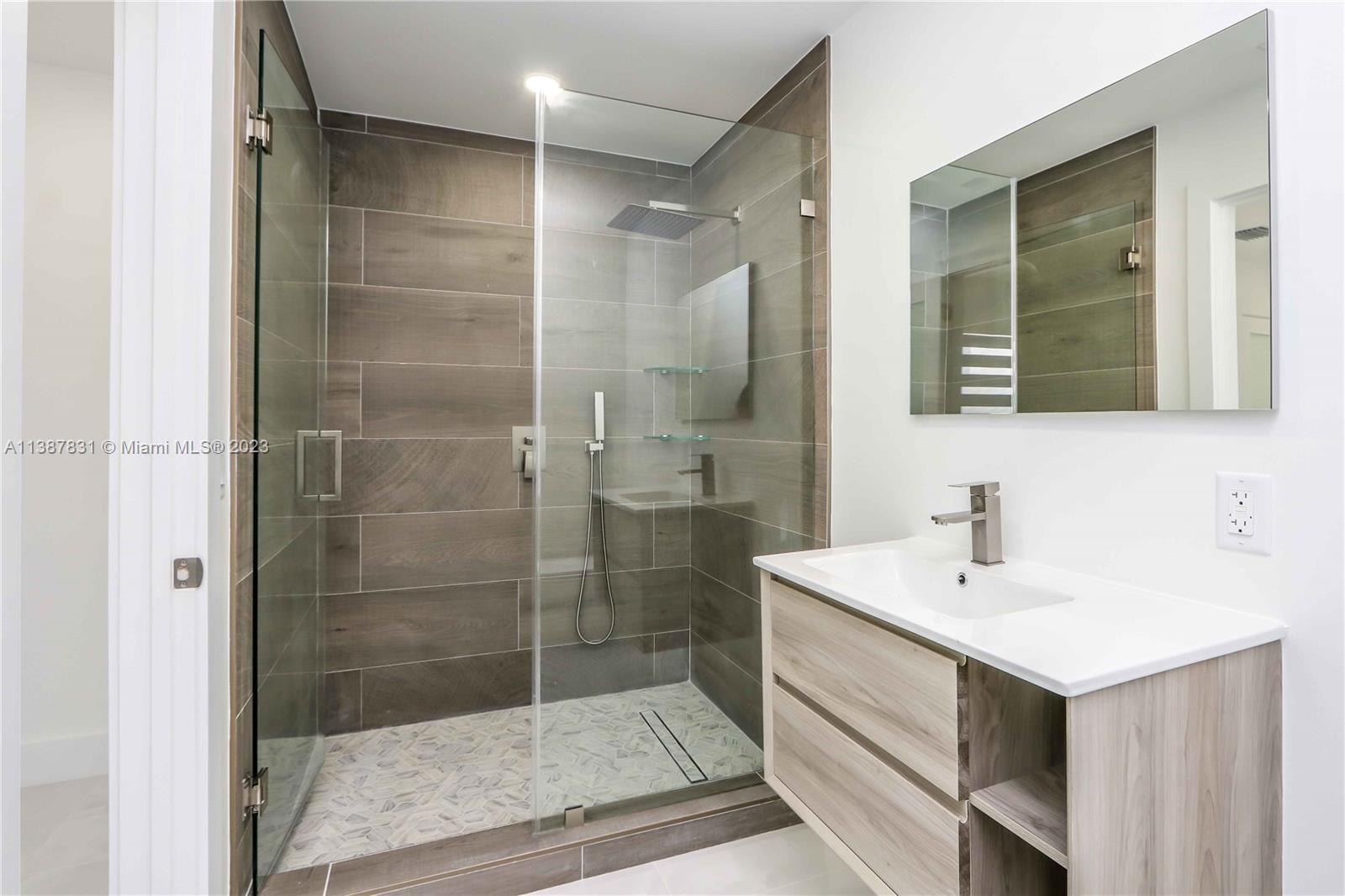 LINCOLN CITY SEC A - Residential Lease