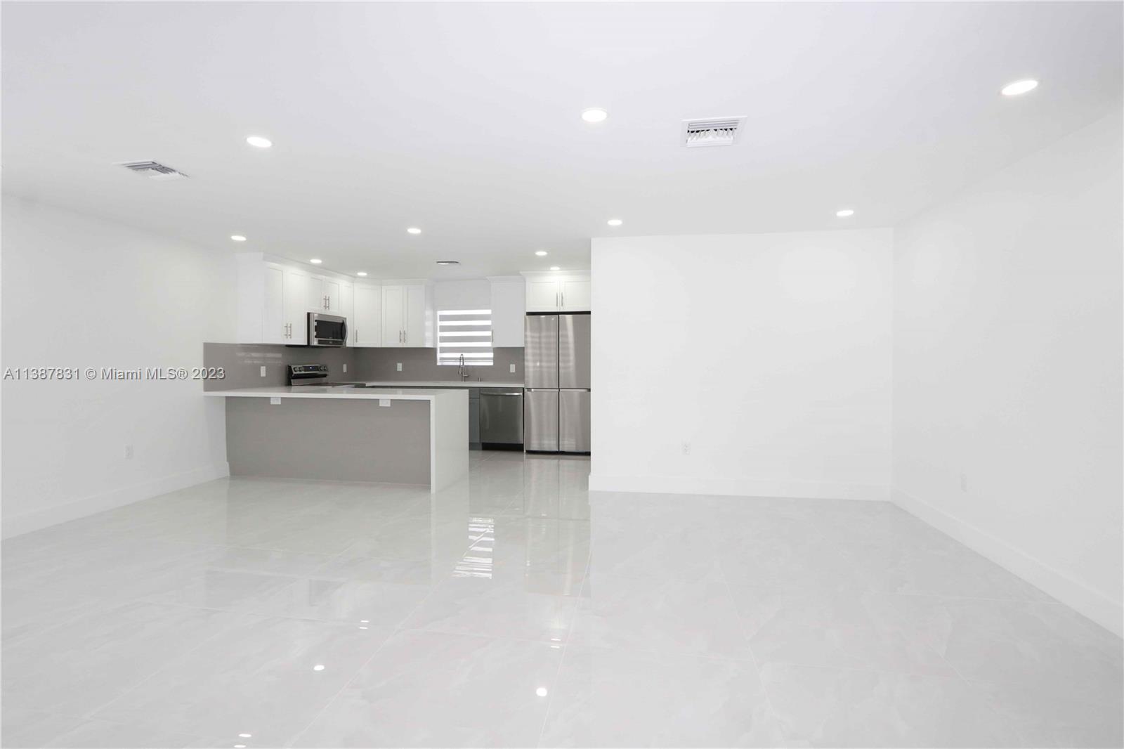 LINCOLN CITY SEC A - Residential Lease