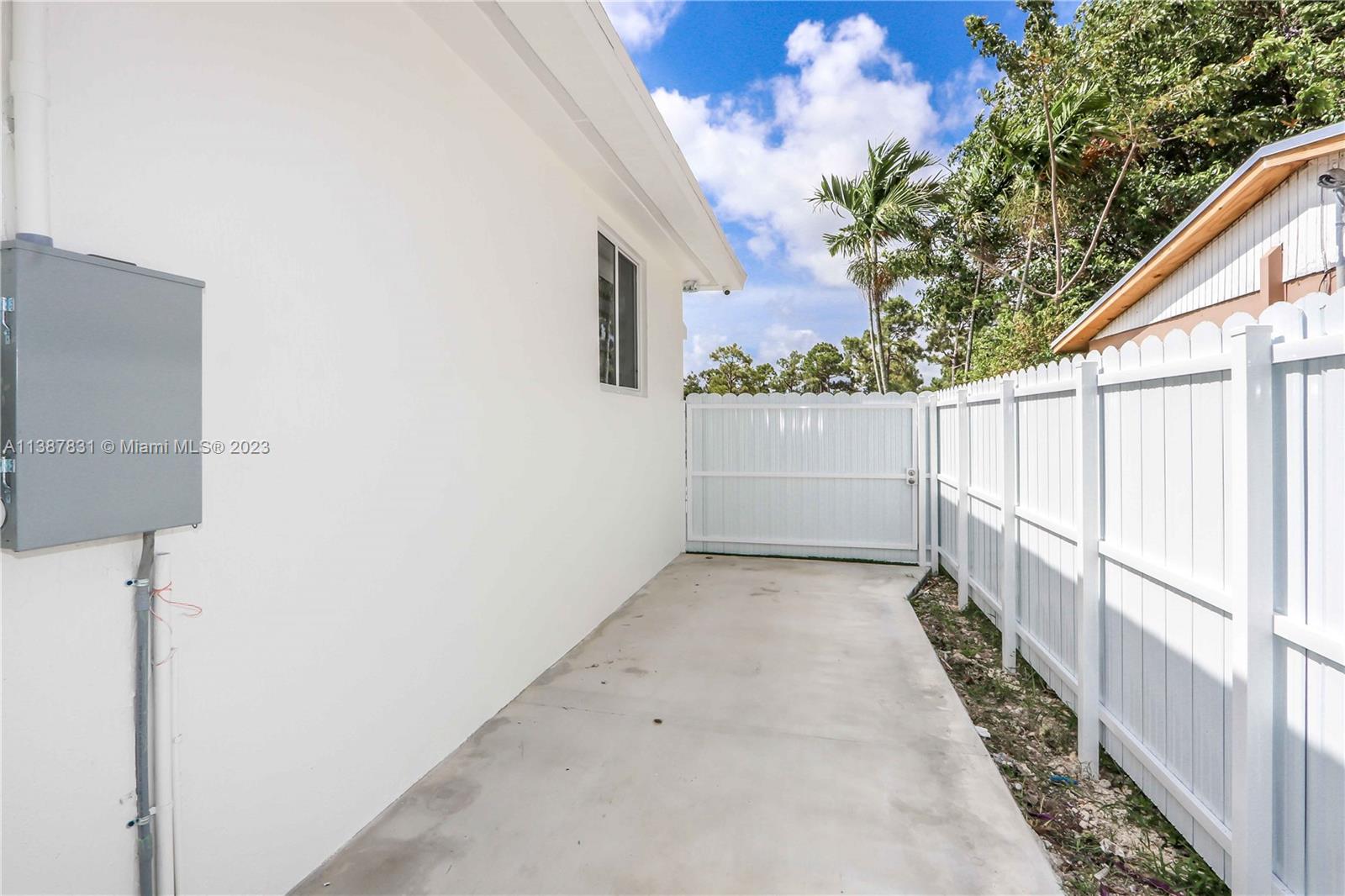 LINCOLN CITY SEC A - Residential Lease