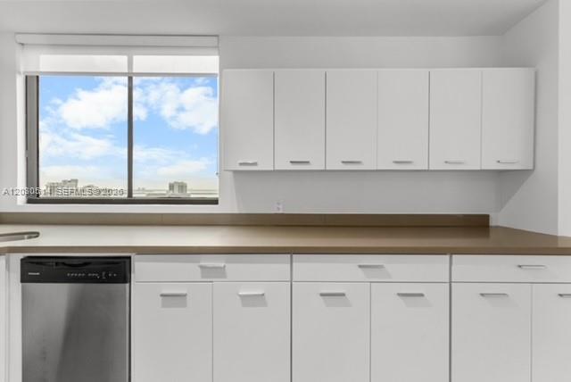 THE WAVERLY AT SOUTH BEAC - Residential Lease