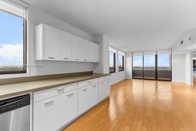 THE WAVERLY AT SOUTH BEAC - Residential Lease