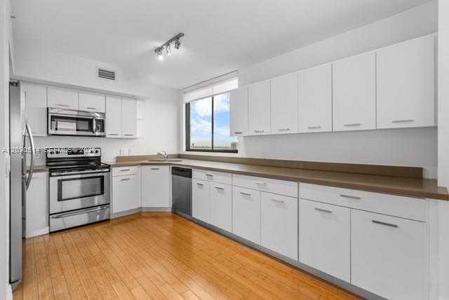 THE WAVERLY AT SOUTH BEAC - Residential Lease