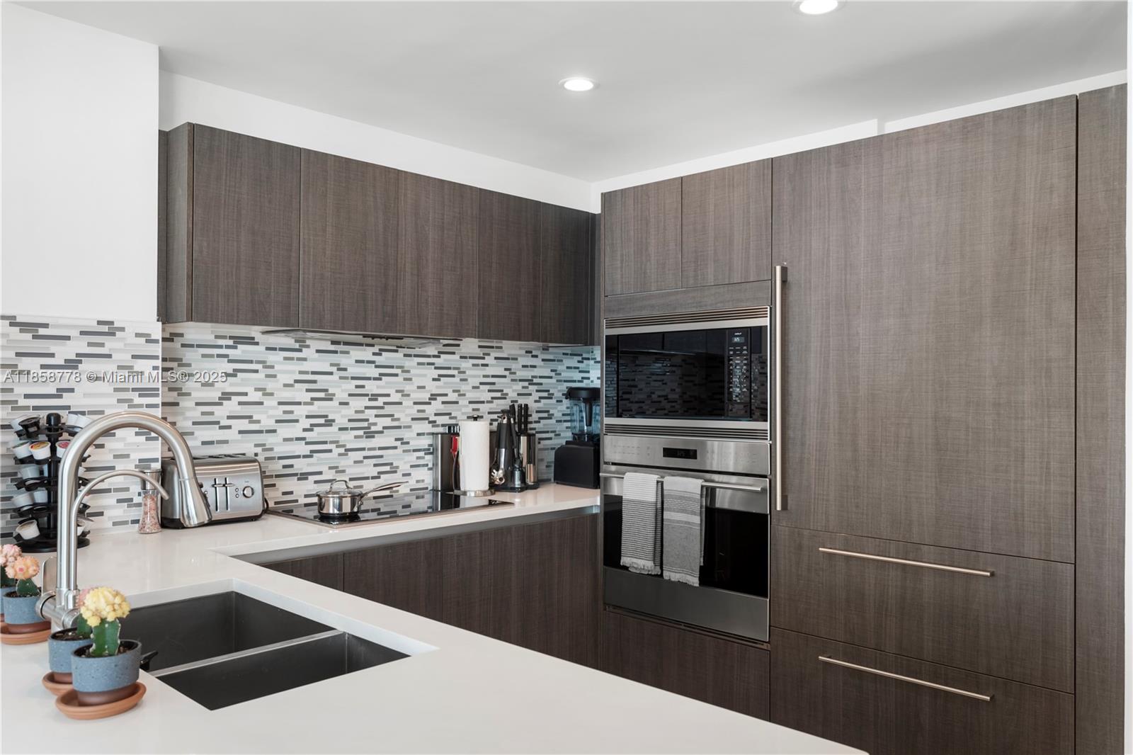 LE JARDIN HOUSE CONDO - Residential