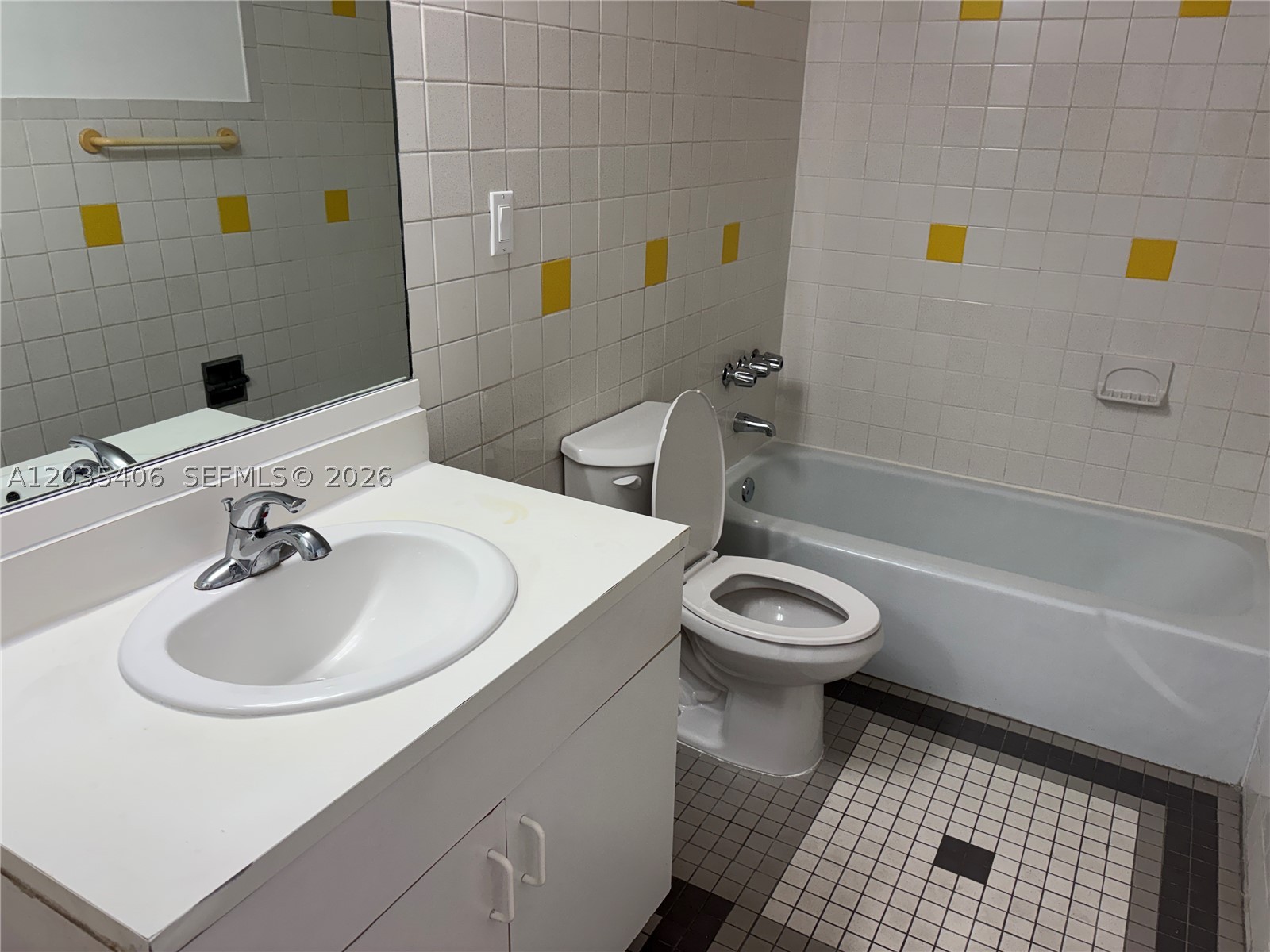 SPANISH TRACE CONDO - Residential