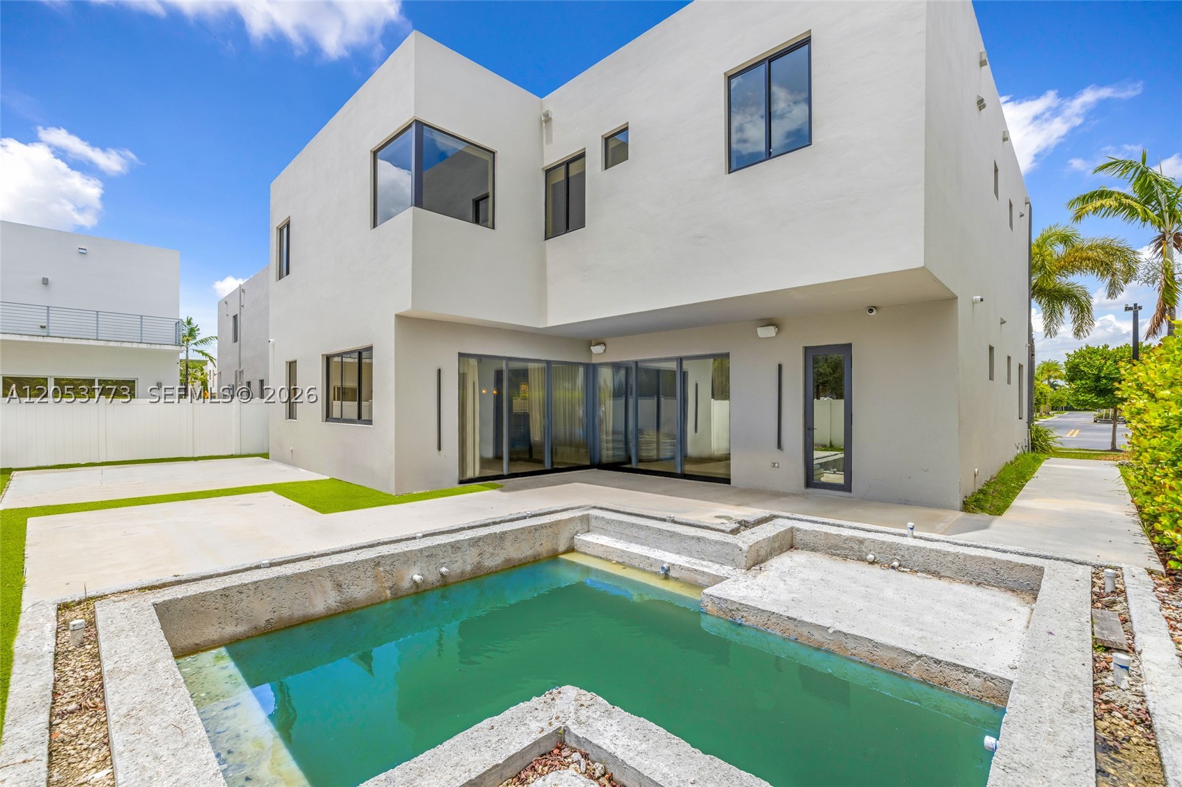 DORAL COMMONS RESIDENTIAL - Residential