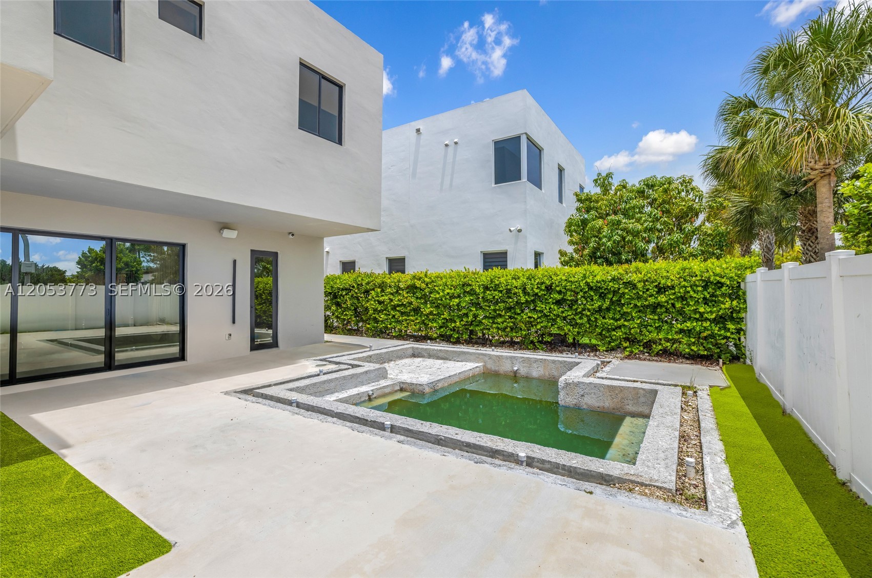 DORAL COMMONS RESIDENTIAL - Residential