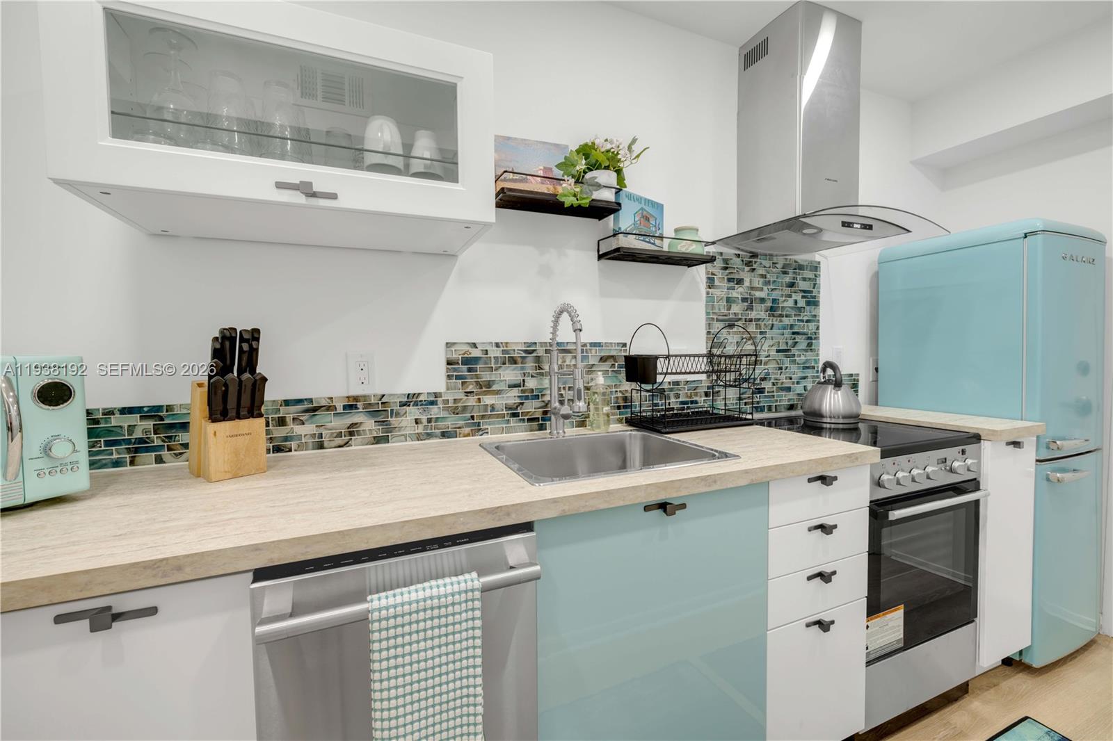 MIRADOR 1200 CONDO - Residential