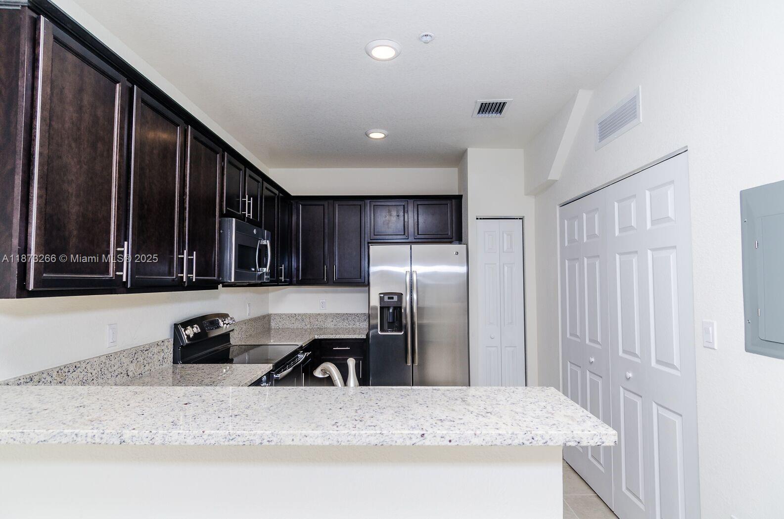 adagio at central park co - Residential Lease