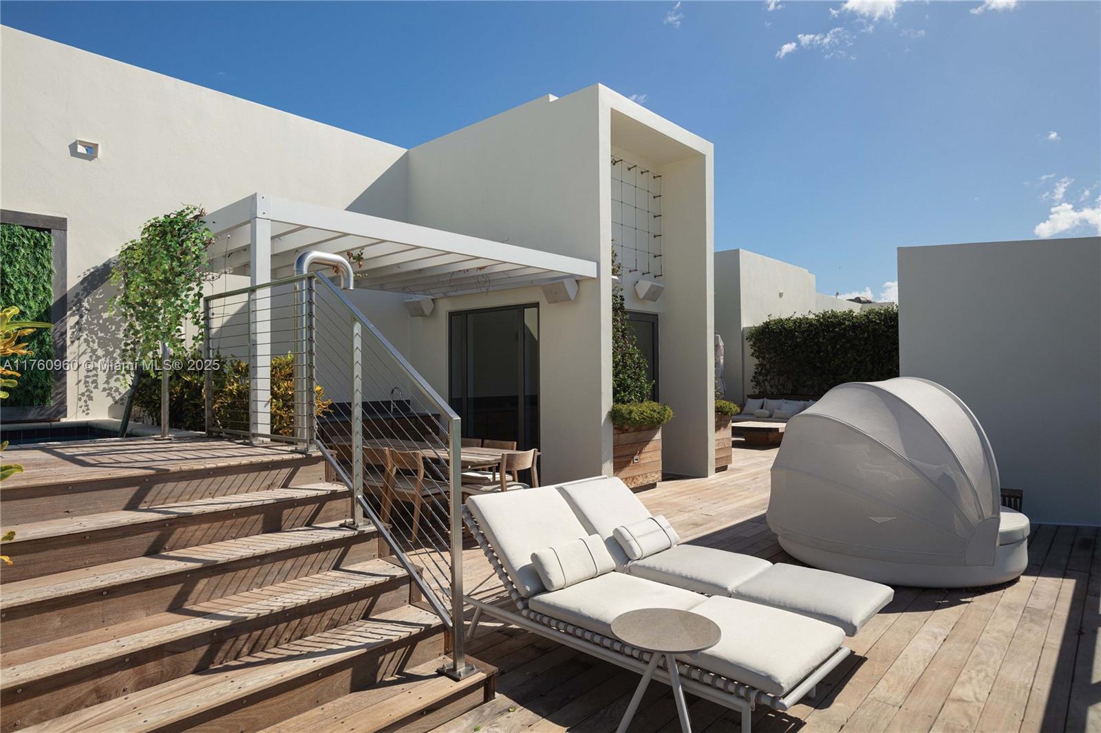2201 COLLINS AVE CONDO - Residential