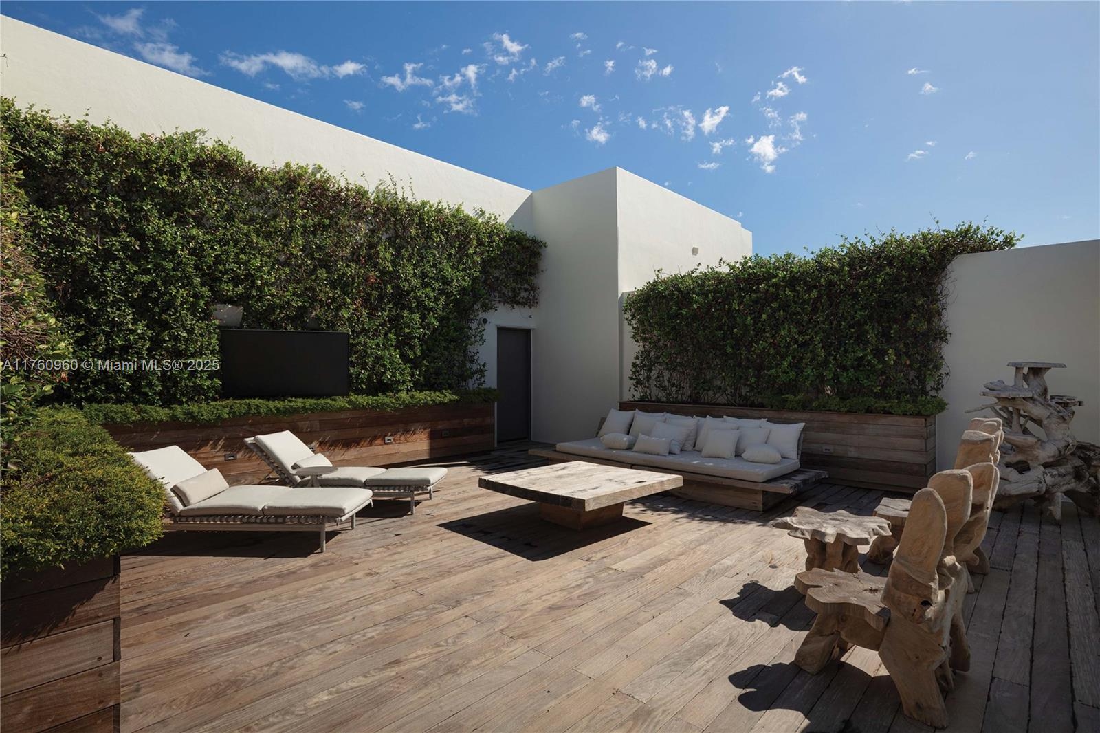 2201 COLLINS AVE CONDO - Residential