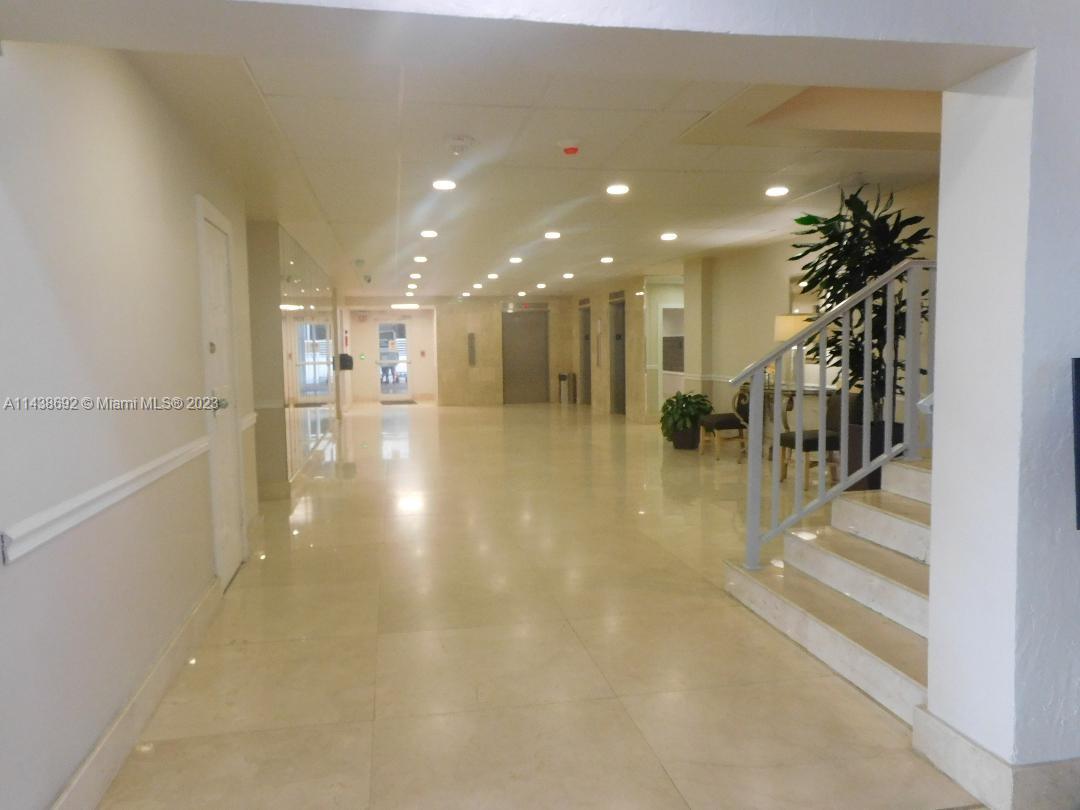 THE CARRIAGE CLUB NORTH C - Residential Lease