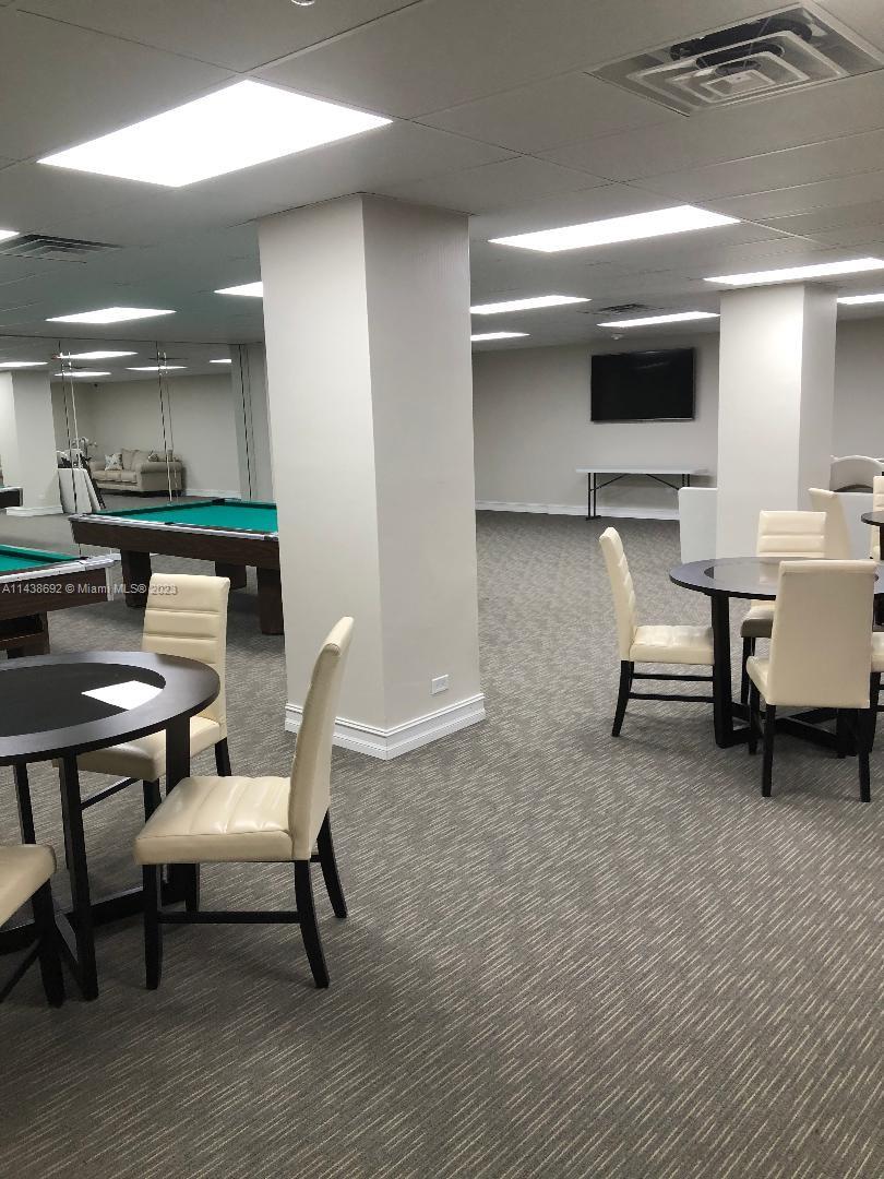 THE CARRIAGE CLUB NORTH C - Residential Lease