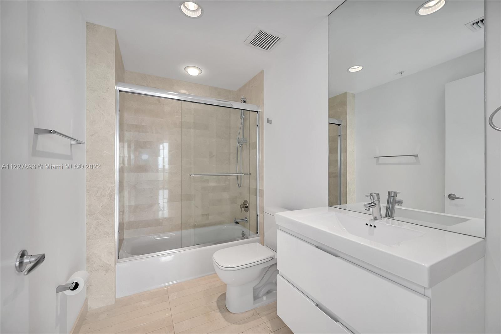 MARINA PALMS RESIDENCES S - Residential