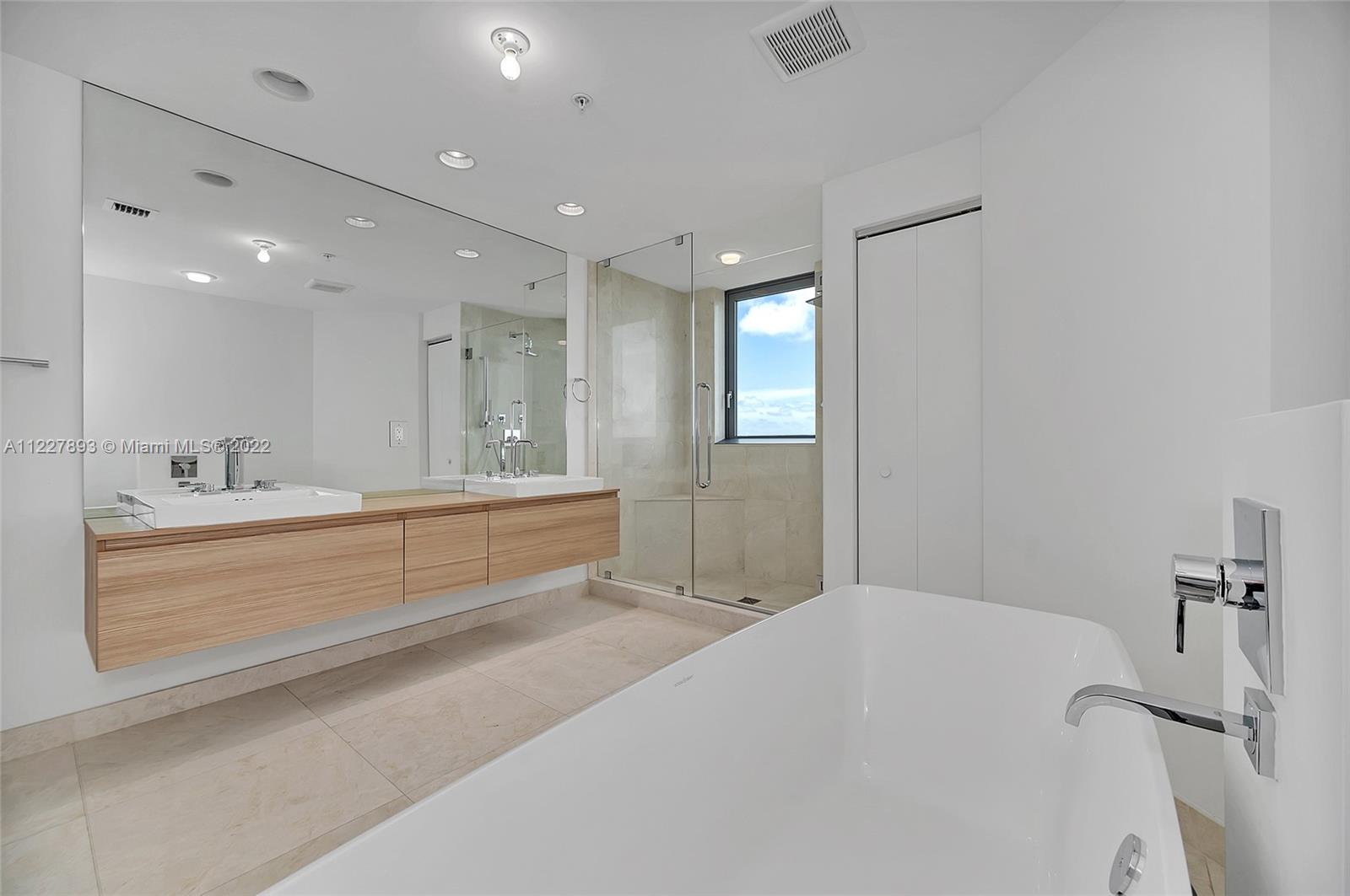 MARINA PALMS RESIDENCES S - Residential