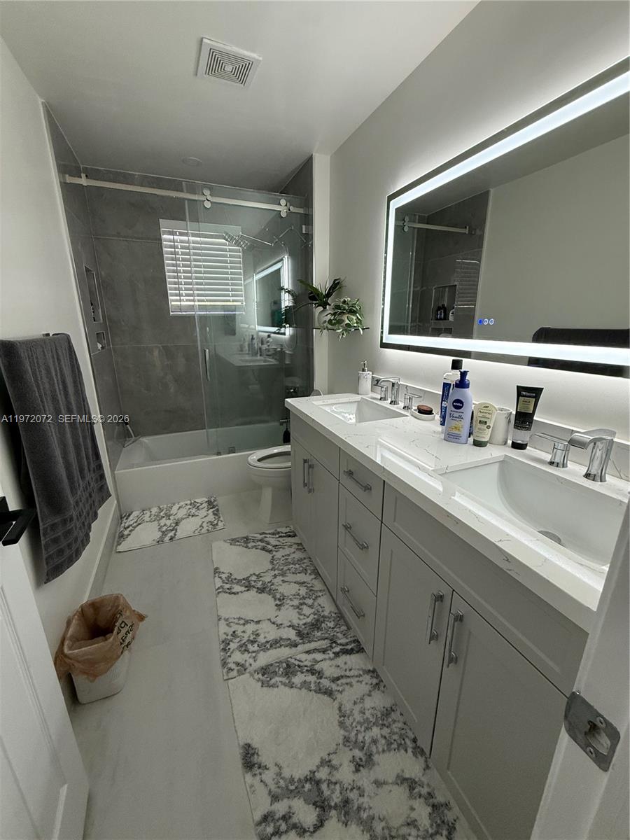 SUNSET LAKES PLAT ONE - Residential