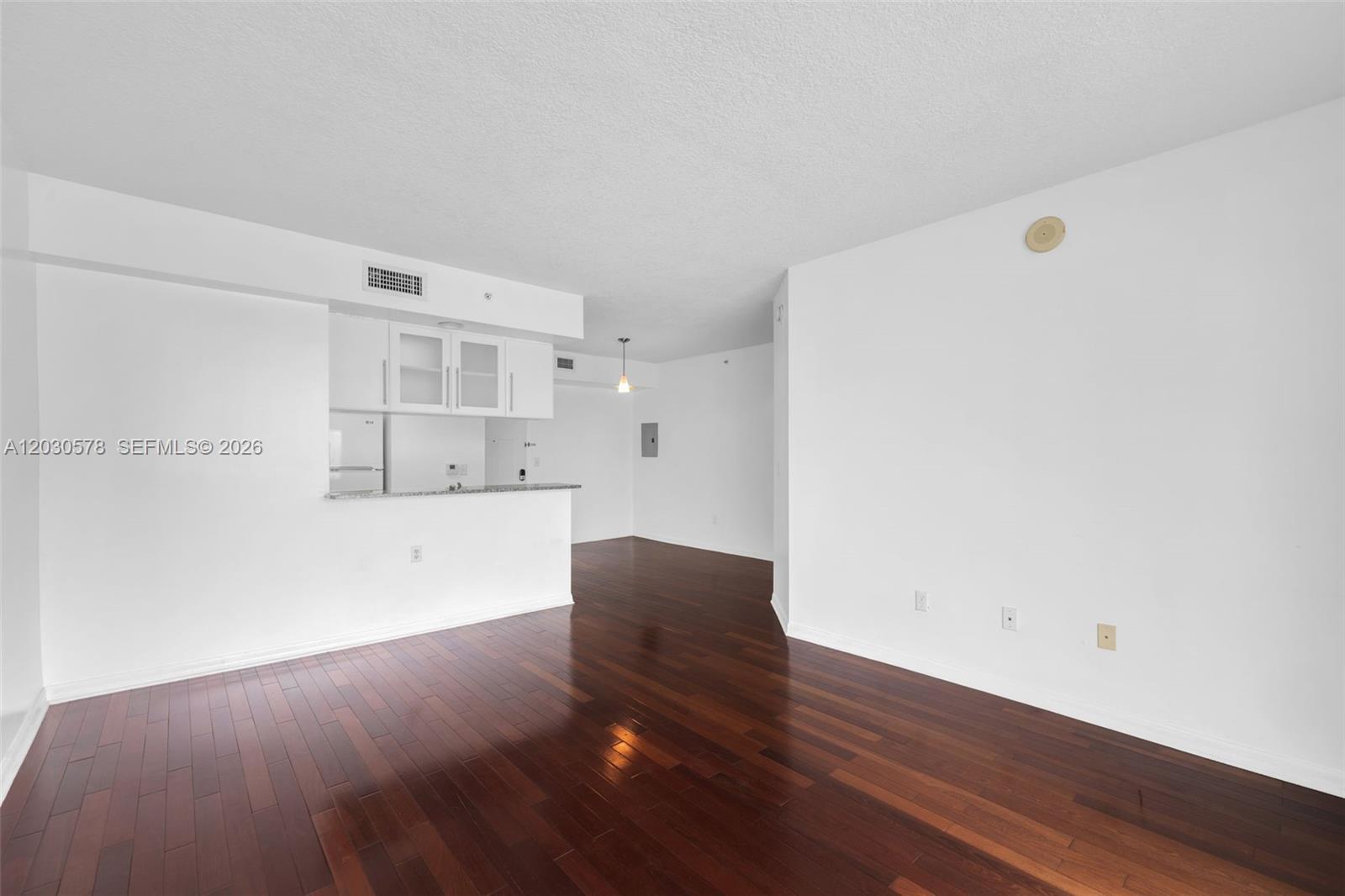 1800 BISCAYNE PLAZA CONDO - Residential