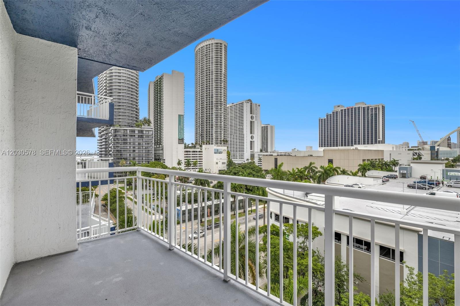 1800 BISCAYNE PLAZA CONDO - Residential