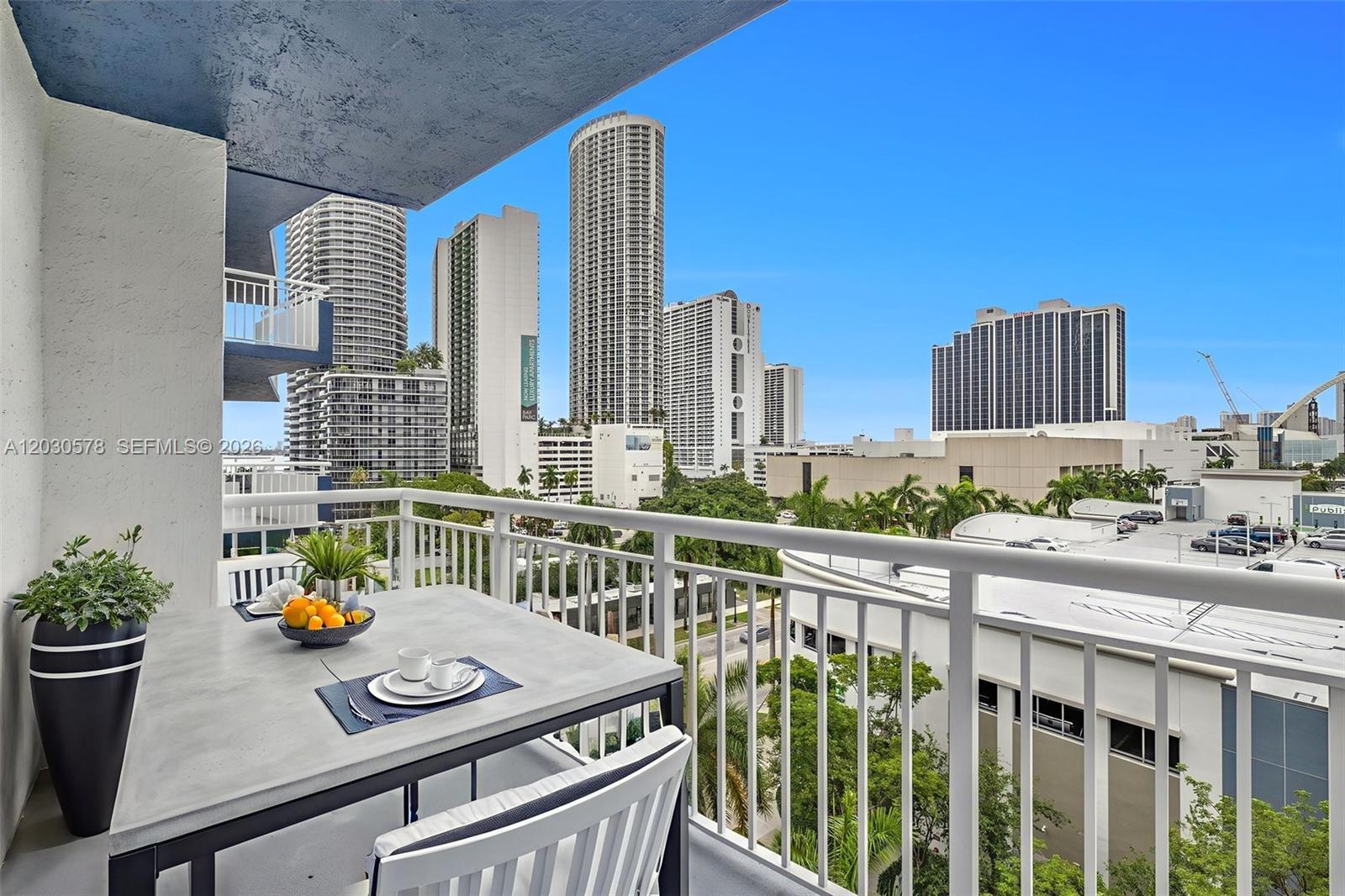 1800 BISCAYNE PLAZA CONDO - Residential