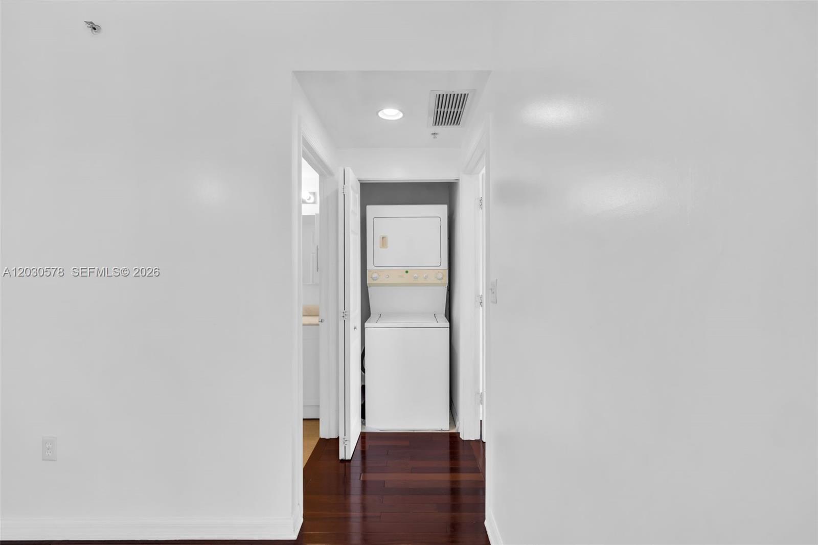 1800 BISCAYNE PLAZA CONDO - Residential