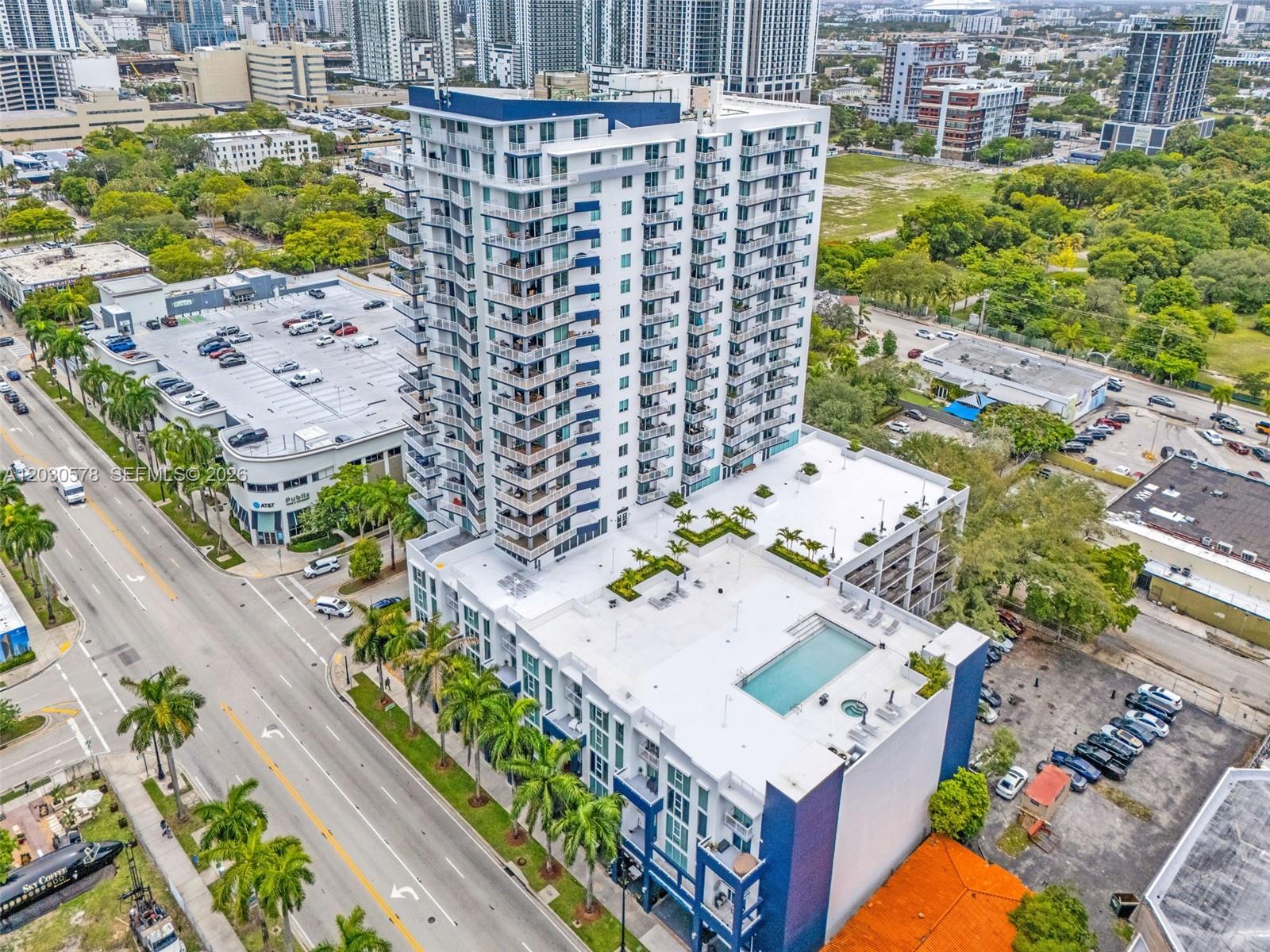 1800 BISCAYNE PLAZA CONDO - Residential